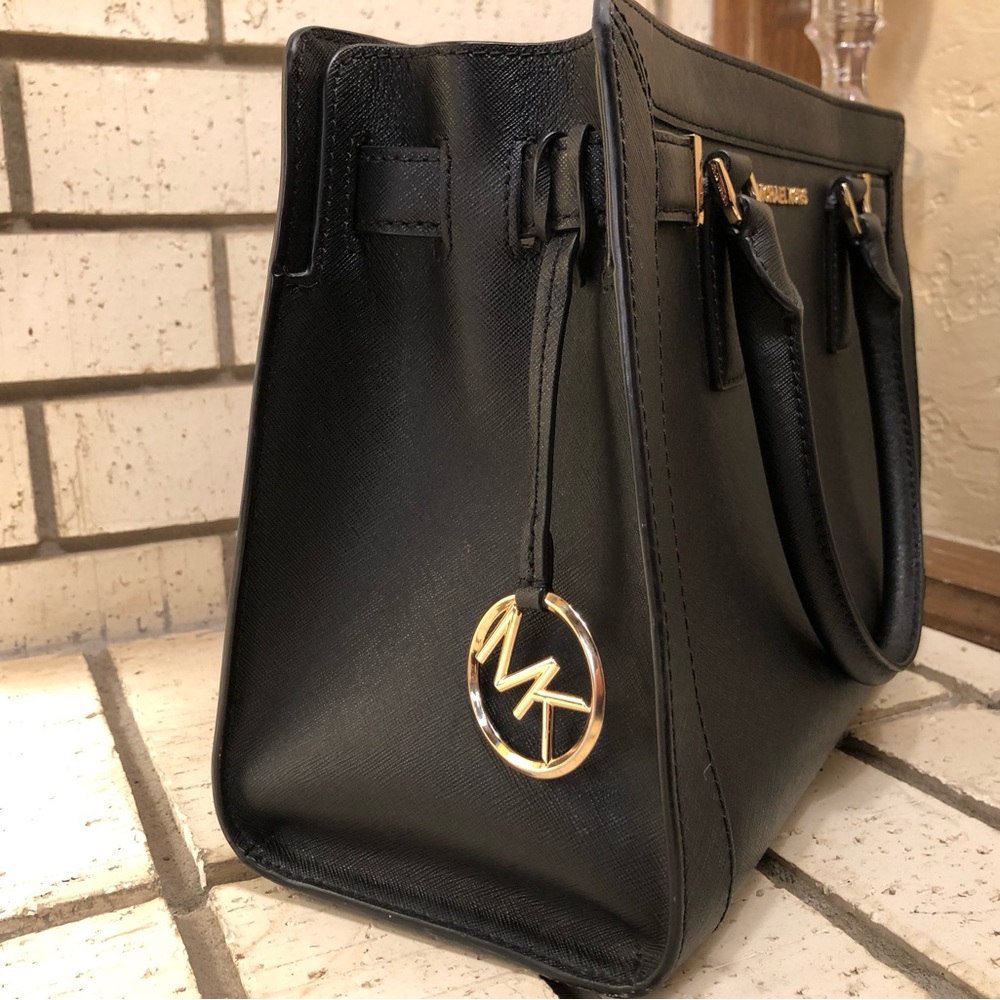 π₯Moving to @the_bag_guyπ₯Michael Kors - Dillon Saffiano Satchel-Black/Gold - Picture 10 of 16